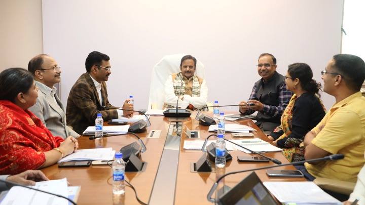 स्वास्थ्य सेवाओं के विस्तार कर मध्यप्रदेश को मेडिकल हब बनाने के लिये कार्ययोजना बनाये - उप मुख्यमंत्री श्री राजेंद्र शुक्ल